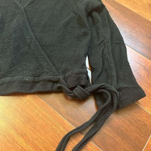 Madewell Texture & Thread Women’s Medium Long Sleeve Cropped V-Neck Shirt - Picture 5 of 5